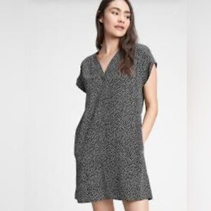 GAP Black and White Midi Dress